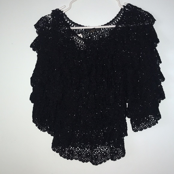 Aria tiered crocheted to with 3/4 length sleeves - Picture 1 of 11